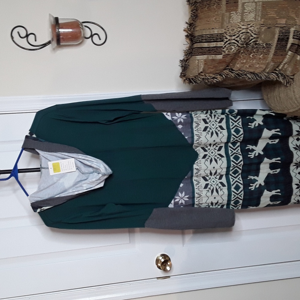 Sweaters - Picture 2 of 2